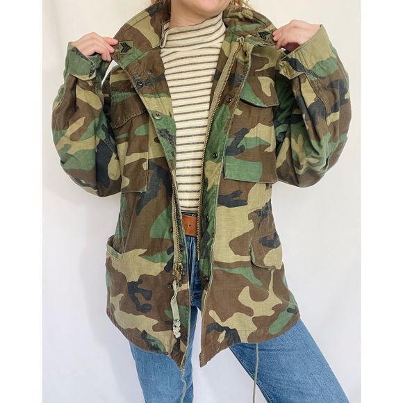 Vintage80s Military Army Camouflage Utility Jacket
